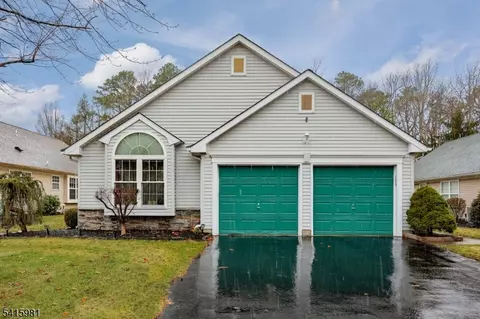 2894 Lenox St, Toms River, NJ 08755