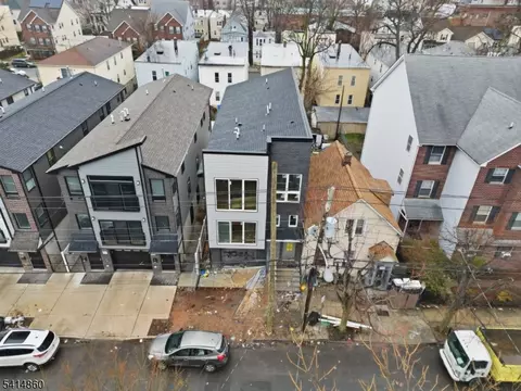 589 S 18th St, Newark, NJ 07103