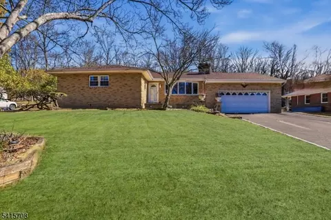55 Stella Dr, Bridgewater, NJ 08807