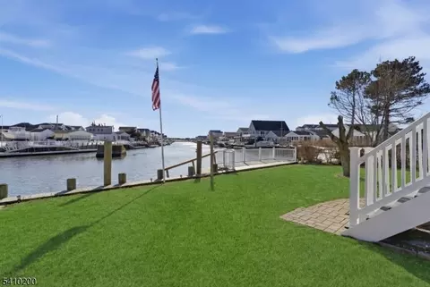 154 N Spinnaker Dr, Little Egg Harbor Twp, NJ 08087