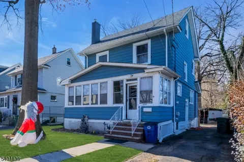 320 Pine St, Roselle, NJ 07203