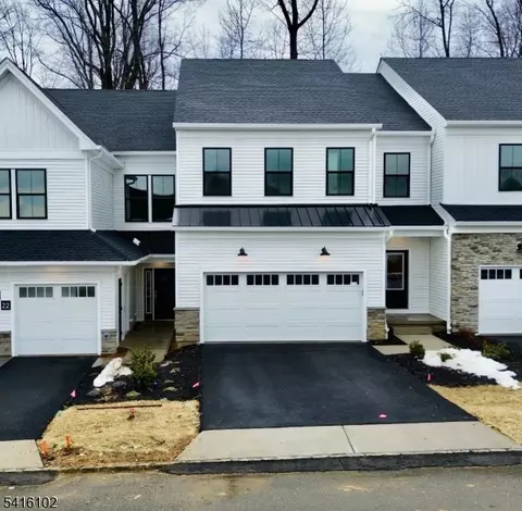 26 Arowana Rd, Randolph, NJ 07869