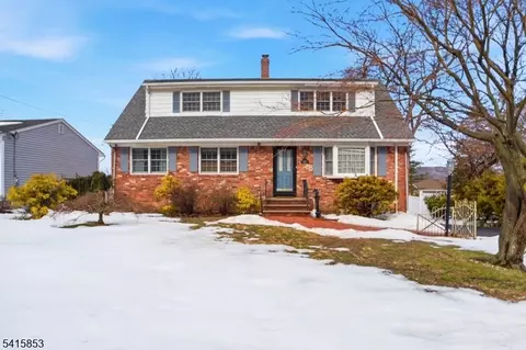 36 Page Dr, Oakland, NJ 07436