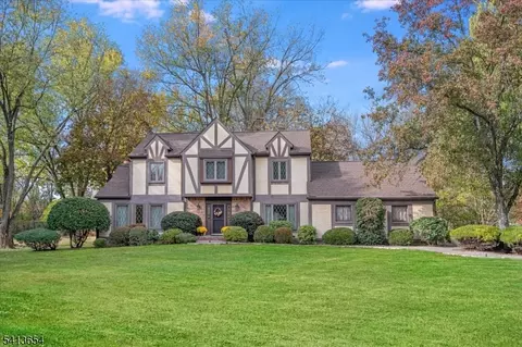 7 Lexington Ave, Branchburg, NJ 08853