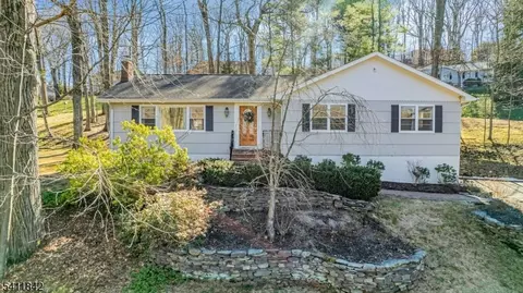 6 Mountainside Dr, Morristown, NJ 07960