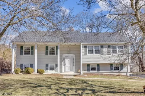 39 Deerfield Rd, Whippany, NJ 07981