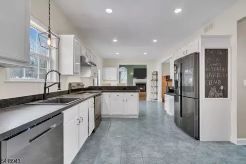 81 Ridge Rd, Hackettstown, NJ 07840 photo 4