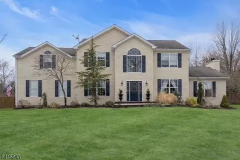 81 Ridge Rd, Hackettstown, NJ 07840