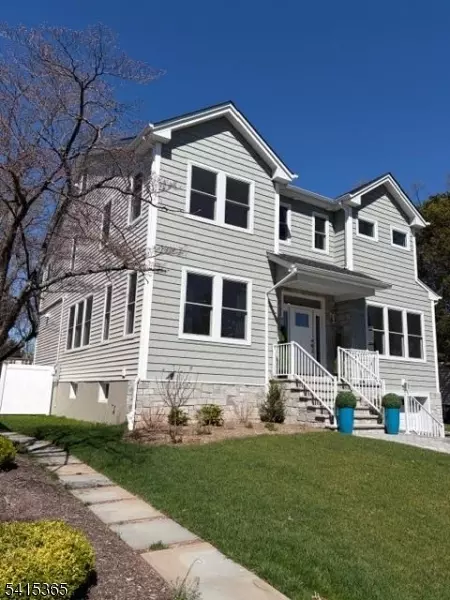 16 Stephen St, Montclair, NJ 07042
