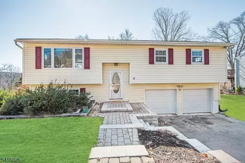 22 Mountain Heights Dr, Sparta, NJ 07871
