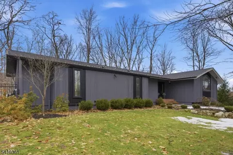3 Wimple Way, Bridgewater, NJ 08807