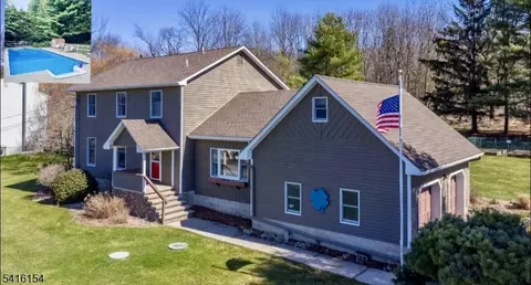 10 Peary Dr, Sussex, NJ 07461
