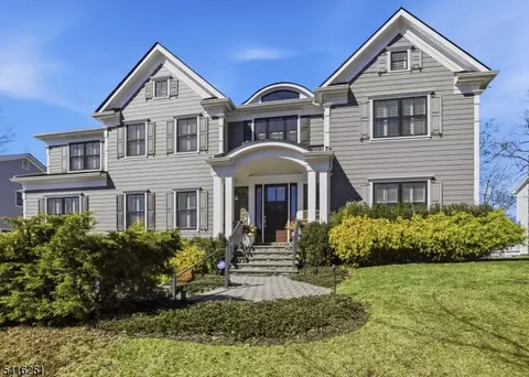 107 Longview Ave, Chatham Twp, NJ 07928