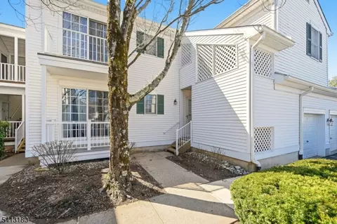 12 Smithfield #12, Basking Ridge, NJ 07920