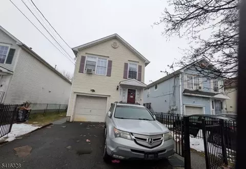 677 S 14th St, Newark, NJ 07103