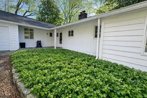 418 River Rd, Chatham Twp, NJ 07928