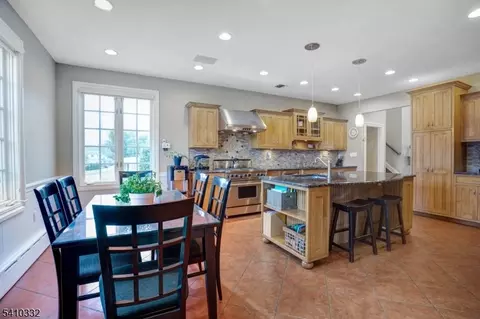 30 High Point Dr, Springfield, NJ 07081 photo 8