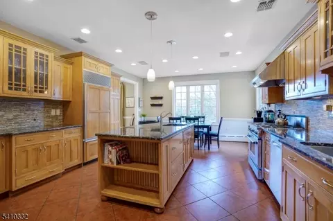 30 High Point Dr, Springfield, NJ 07081 photo 6