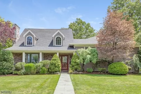 30 High Point Dr, Springfield, NJ 07081