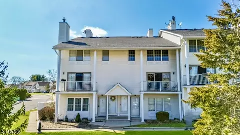 10 Amherst Ct, Hamburg, NJ 07419