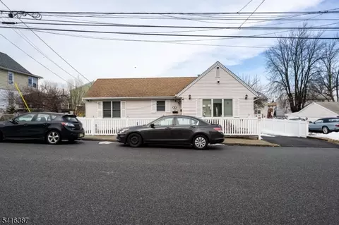 52 Mount Pleasant Ave, Woodland Park, NJ 07424