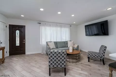 75 Longport Rd, Wayne, NJ 07470 photo 4