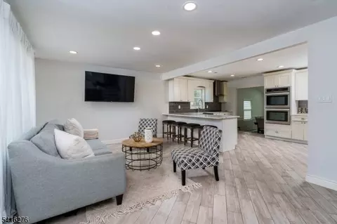 75 Longport Rd, Wayne, NJ 07470 photo 3