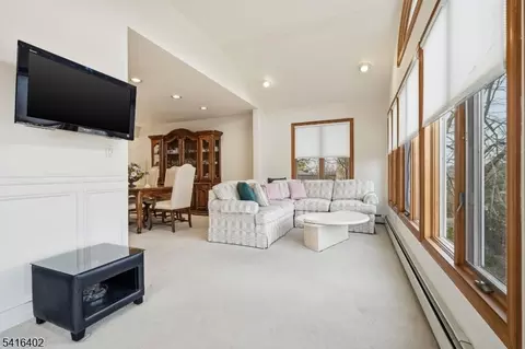 35 Darlington Dr, Wayne, NJ 07470 photo 10
