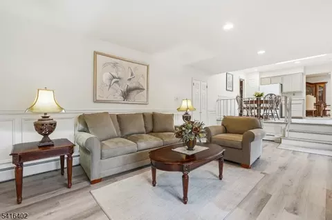 35 Darlington Dr, Wayne, NJ 07470 photo 17