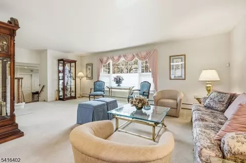 35 Darlington Dr, Wayne, NJ 07470 photo 6