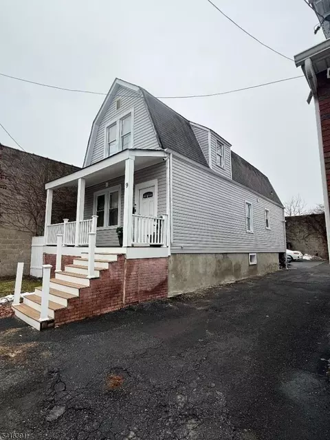 9 Berkshire Pl, Irvington, NJ 07111