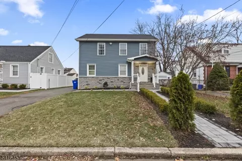 33 Mcauliffe Dr, North Brunswick Twp, NJ 08902
