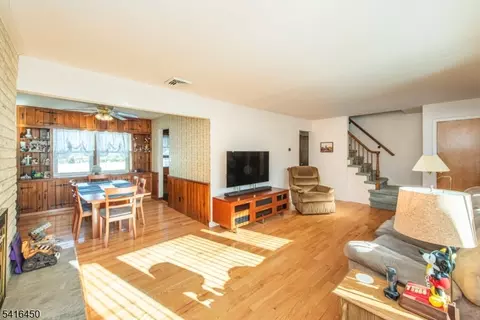 63 Chestnut Dr, Wayne, NJ 07470 photo 9