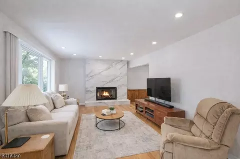 63 Chestnut Dr, Wayne, NJ 07470 photo 4