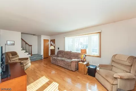 63 Chestnut Dr, Wayne, NJ 07470 photo 7