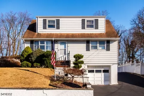 274 Dewey Ave, Totowa, NJ 07512