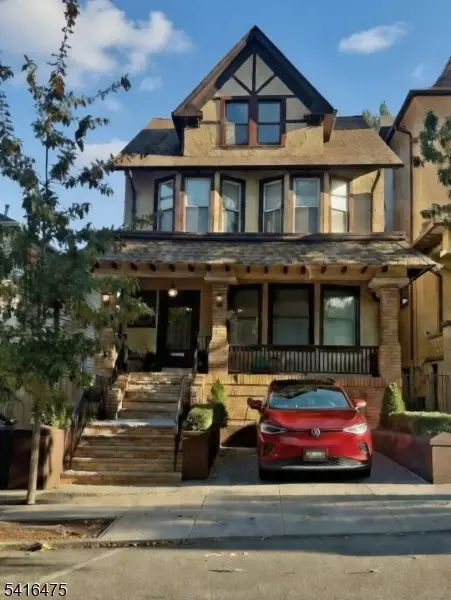 376 Fairmount Ave, Jersey City, NJ 07306