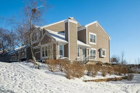 13 Spencer Ln, Bedminster, NJ 07921