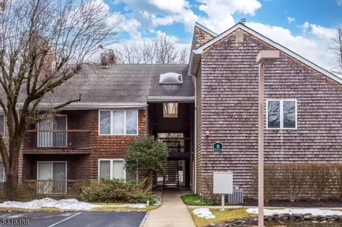 8 Tulip Cres #2D, Little Falls, NJ 07424