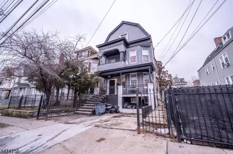 924 Grove St, Irvington, NJ 07111