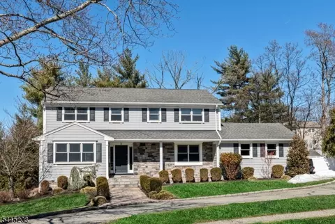 1 Morningside Dr, Livingston, NJ 07039