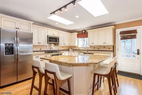 1 Milton Ave, Summit, NJ 07901 photo 6