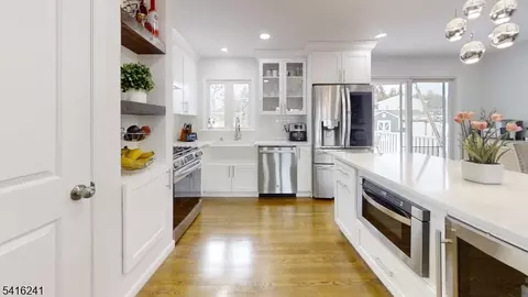 13 Moryan Rd, Edison, NJ 08817 photo 8
