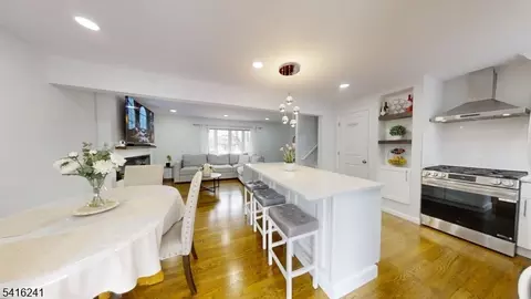 13 Moryan Rd, Edison, NJ 08817 photo 4