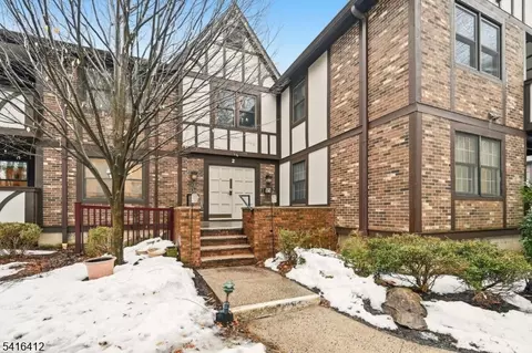 2 Heritage Dr # H, Chatham Twp, NJ 07928