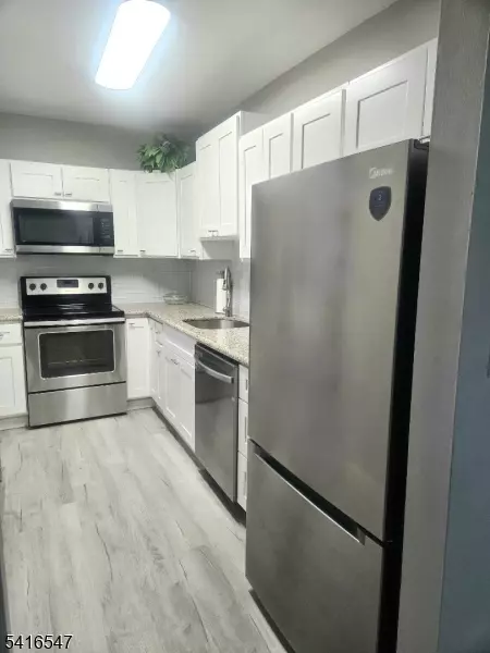 96 White St # D, Eatontown, NJ 07724