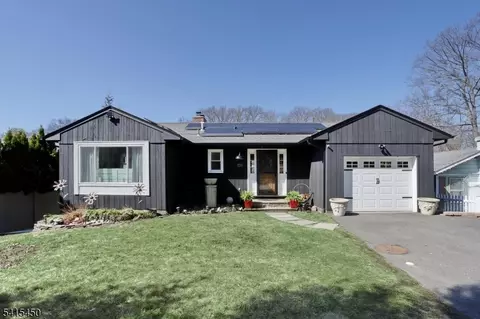 131 Lakeside Blvd, Oakland, NJ 07436