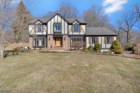 102 Hoffman Ln, Glen Gardner, NJ 08826