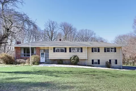 219 Haven Rd, Franklin Lakes, NJ 07417