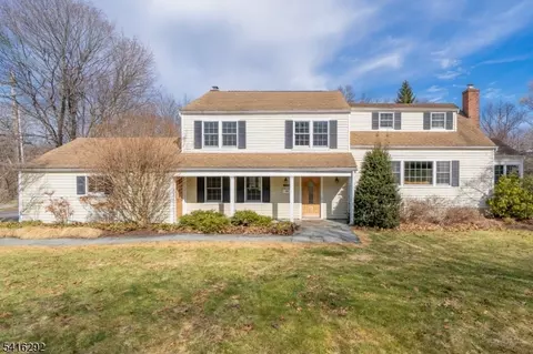 32 Deerfield Rd, Mendham, NJ 07945